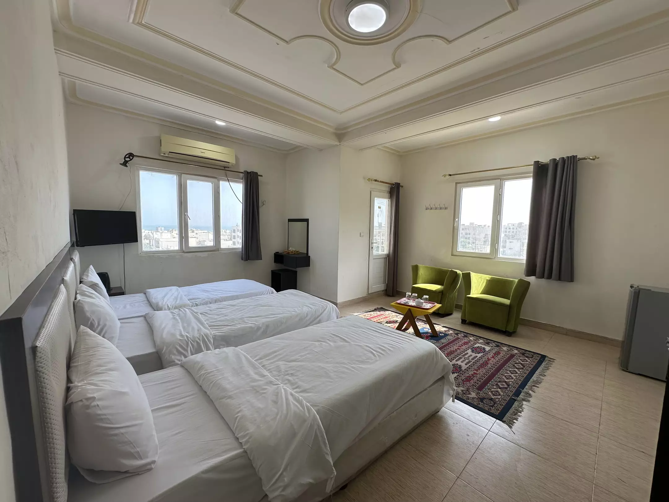 هتل آپارتمان آدینه قشم